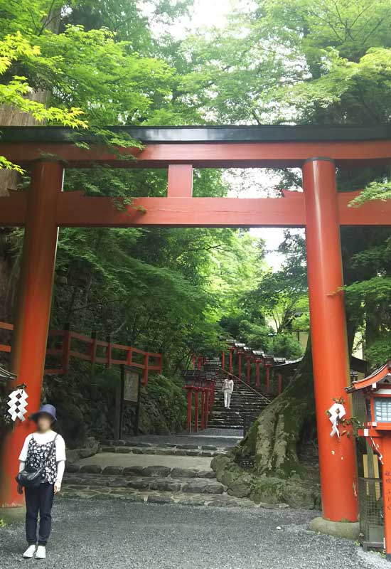 貴船神社　鳥居