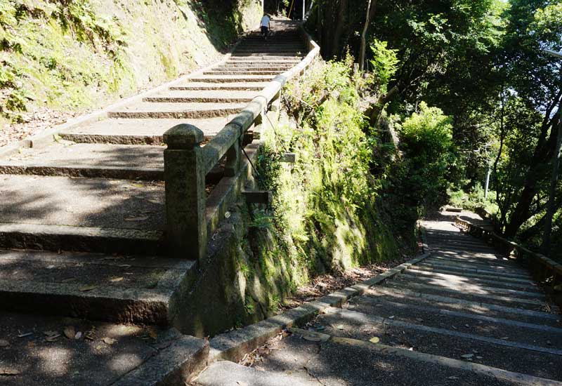 石清水八幡宮　石階段