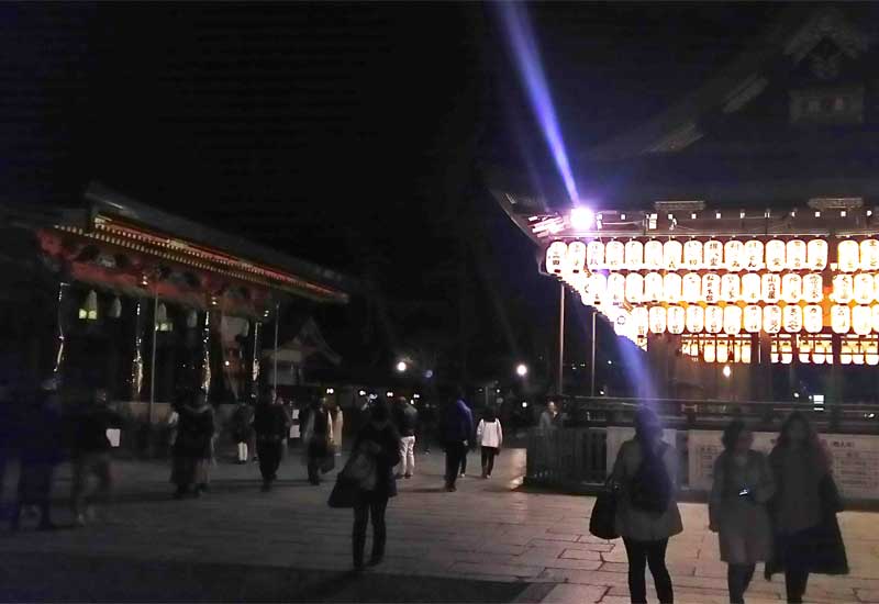 八坂神社 境内