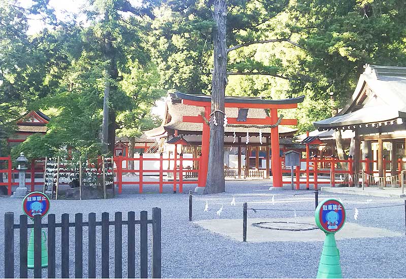 吉田神社 境内